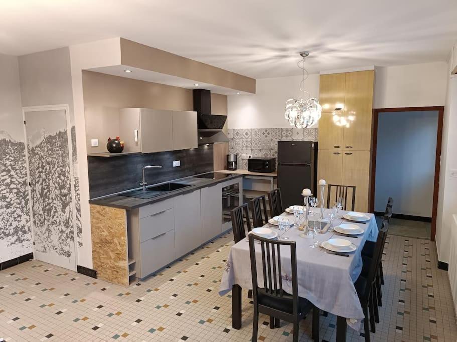 Maison L'Hostal Saura Y Roja Andelat Buitenkant foto